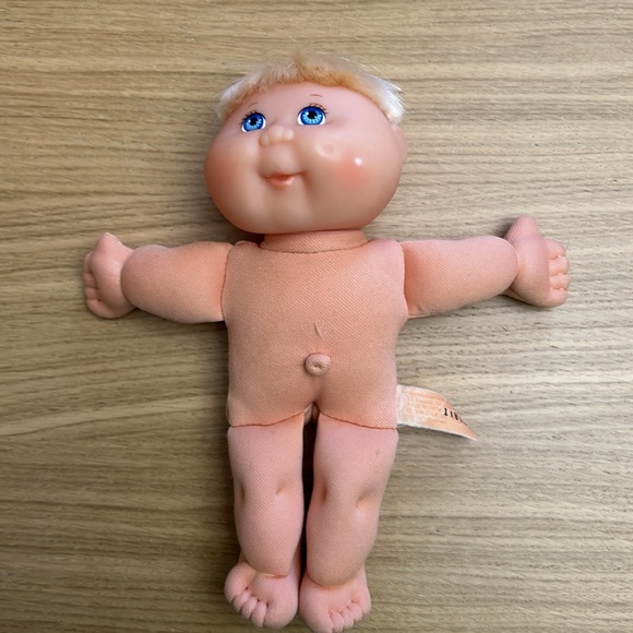 Min cabbage patch doll - Picture 2 of 6